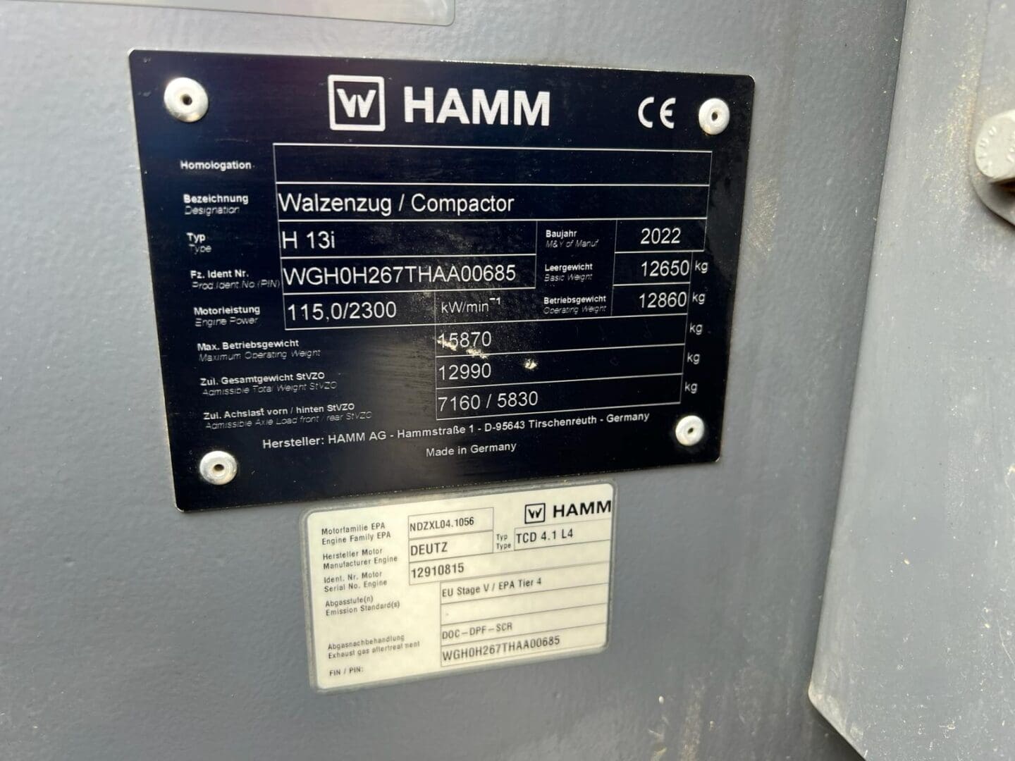 HAMM H13i compactor specification plate