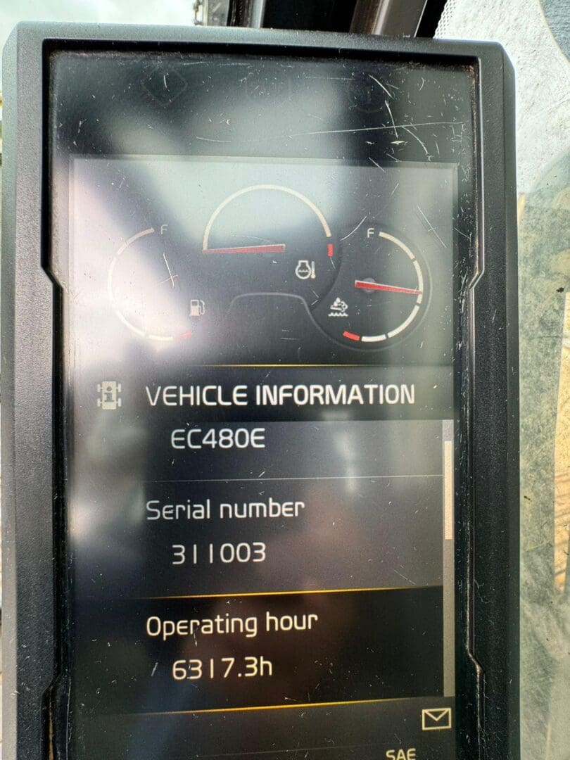 Vehicle information screen of EC480E excavator